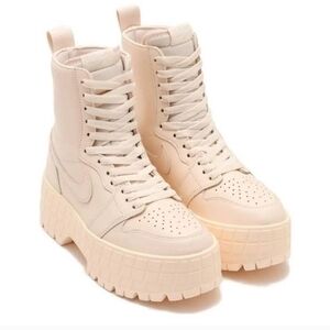 NWT NIKE BROOKLYN 1 AGUA ICE BOOT SIZE 7.5